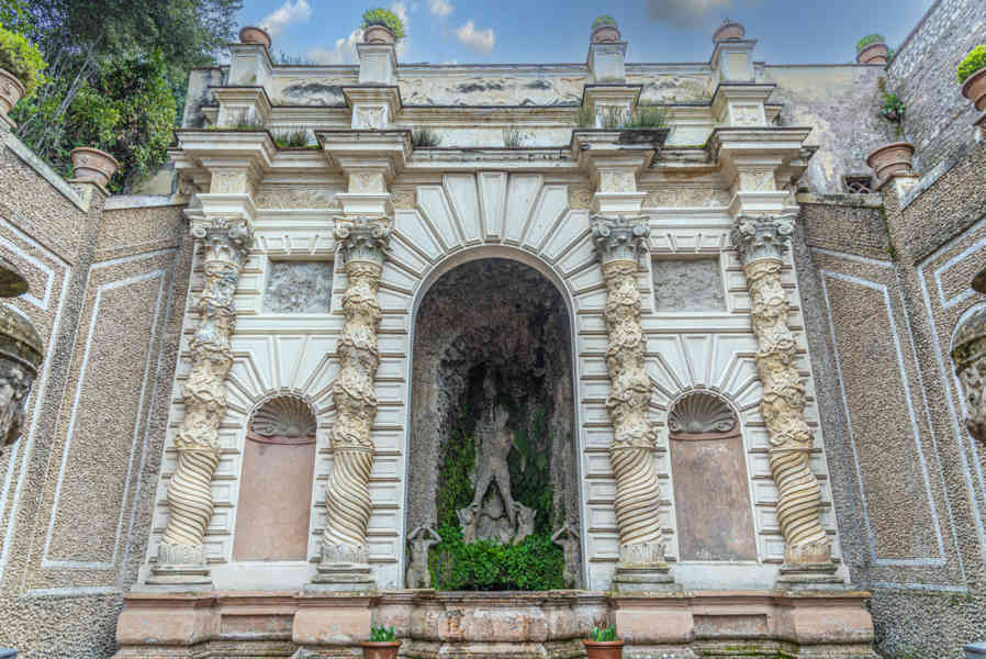 Italia - Tivoli 60 - Villa del Este - fontana di Proserpina.jpg